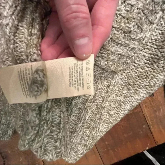 Angel of the North Oversized Sweater Cardigan - Medium - Picture 8 of 8